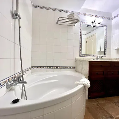 Ap1,with Sea Views, Free Wifi In Common Areas, Pool In Playa Roques * 로스 레알레호스