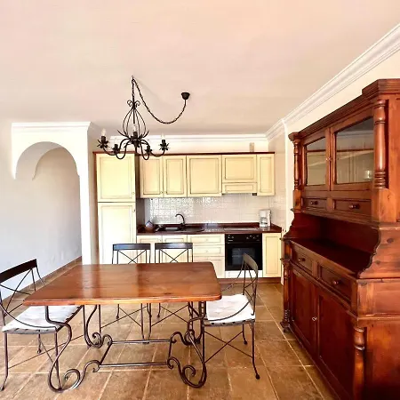 Ap1,with Sea Views, Free Wifi In Common Areas, Pool In Playa Roques Apartment Los Realejos
